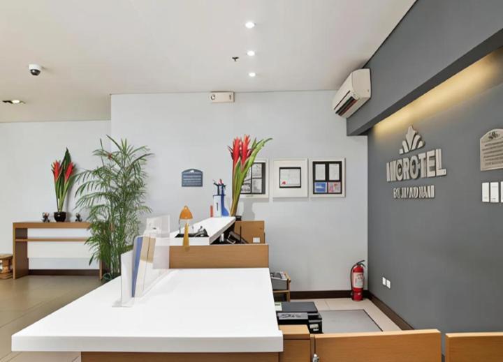 Microtel By Wyndham Acropolis Pasig City Exterior photo