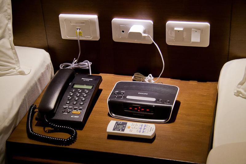 Microtel By Wyndham Acropolis Pasig City Room photo